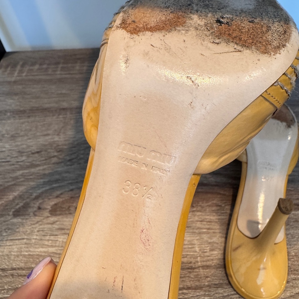 Miu Miu Patent Leather Yellow/Beige Mule Sandals. - Picture 6 of 10